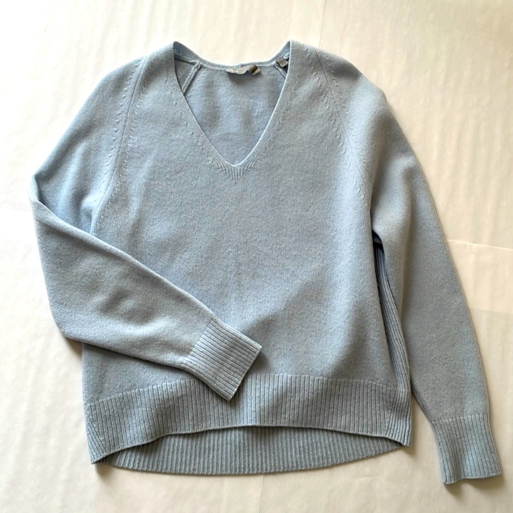 Vince baby blue sweater (cashmere, XS)